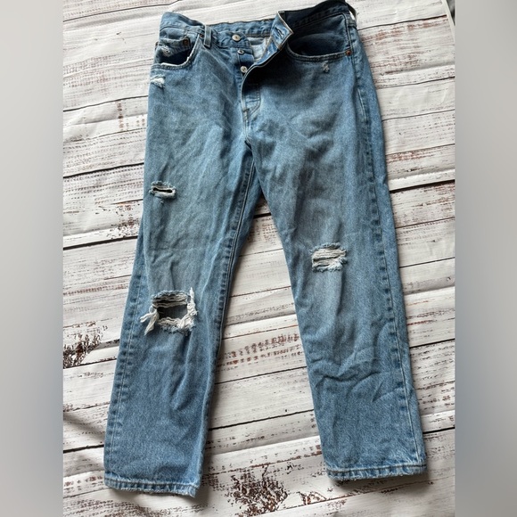 Levi's Blue Straight Leg Jeans with Vintage Distressing - Picture 1 of 8